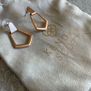 Kendra Scott Paxton Hoop earrings in rose gold